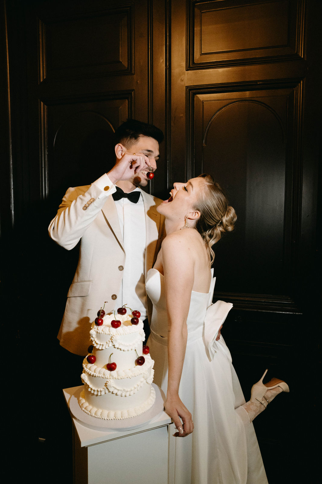 Brautpaar Hochzeitstorte Aayana Batô